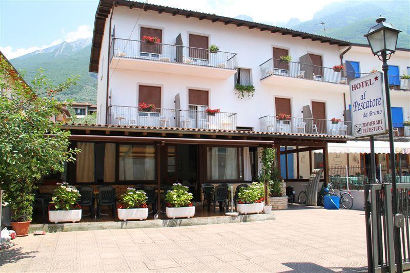 Albergo Al Pescatore Brenzone sul Garda Exteriör bild