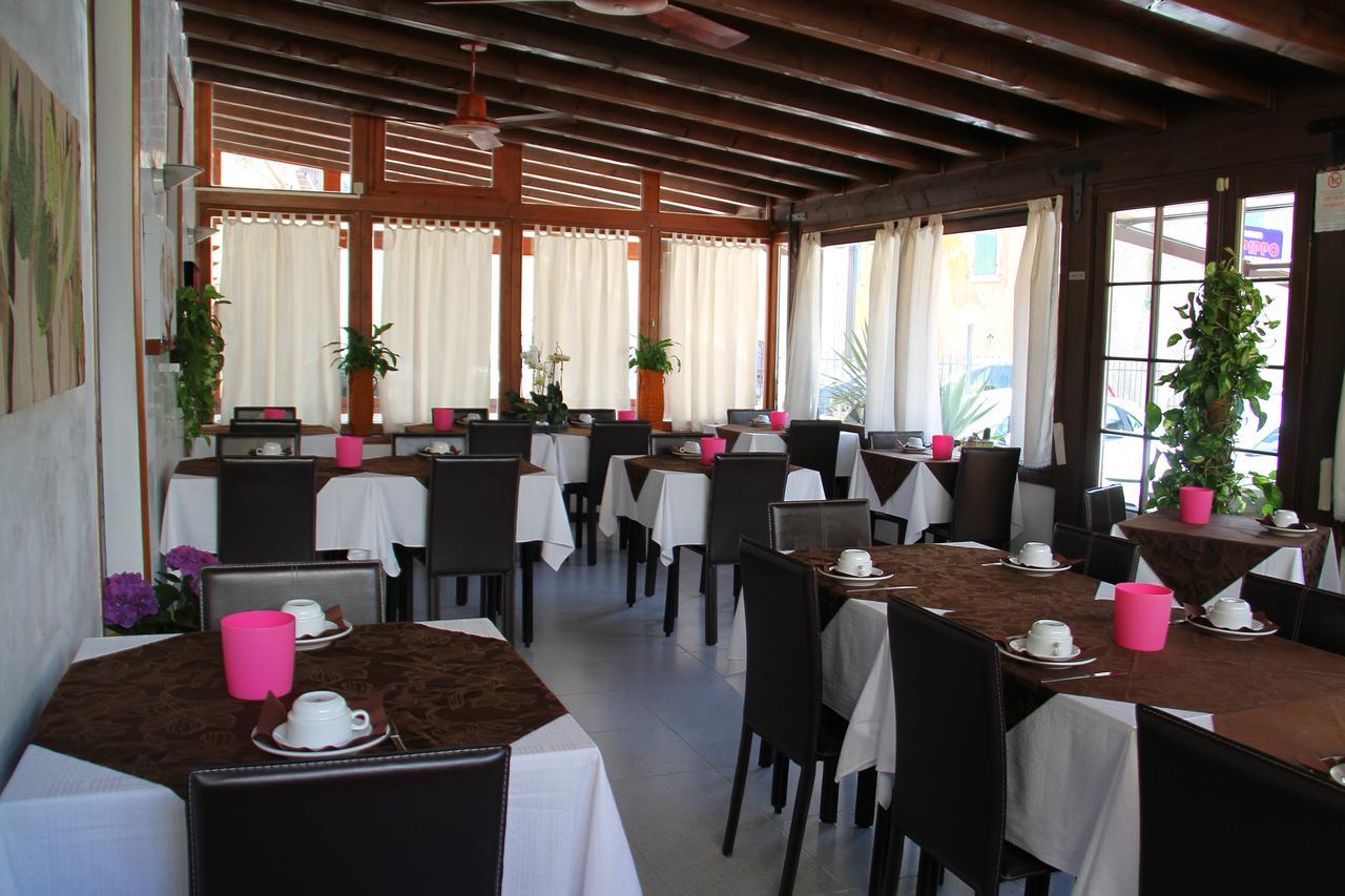 Albergo Al Pescatore Brenzone sul Garda Exteriör bild