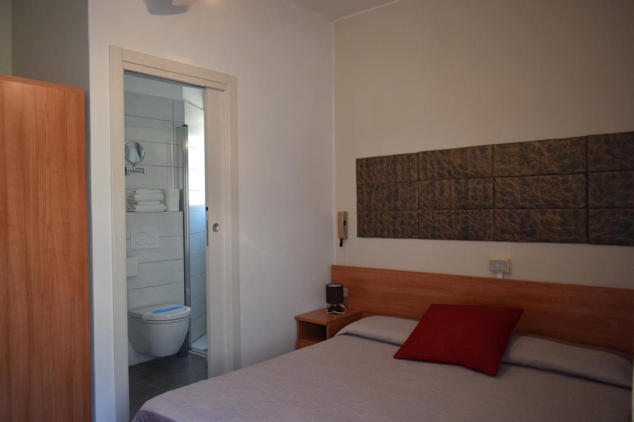 Albergo Al Pescatore Brenzone sul Garda Exteriör bild