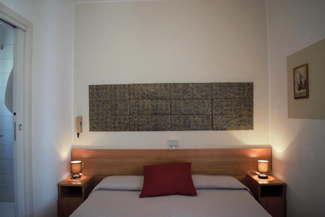 Albergo Al Pescatore Brenzone sul Garda Exteriör bild