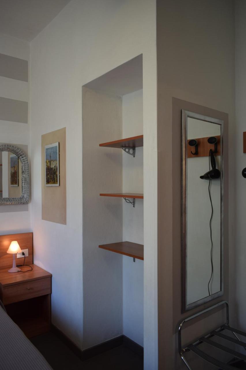 Albergo Al Pescatore Brenzone sul Garda Exteriör bild