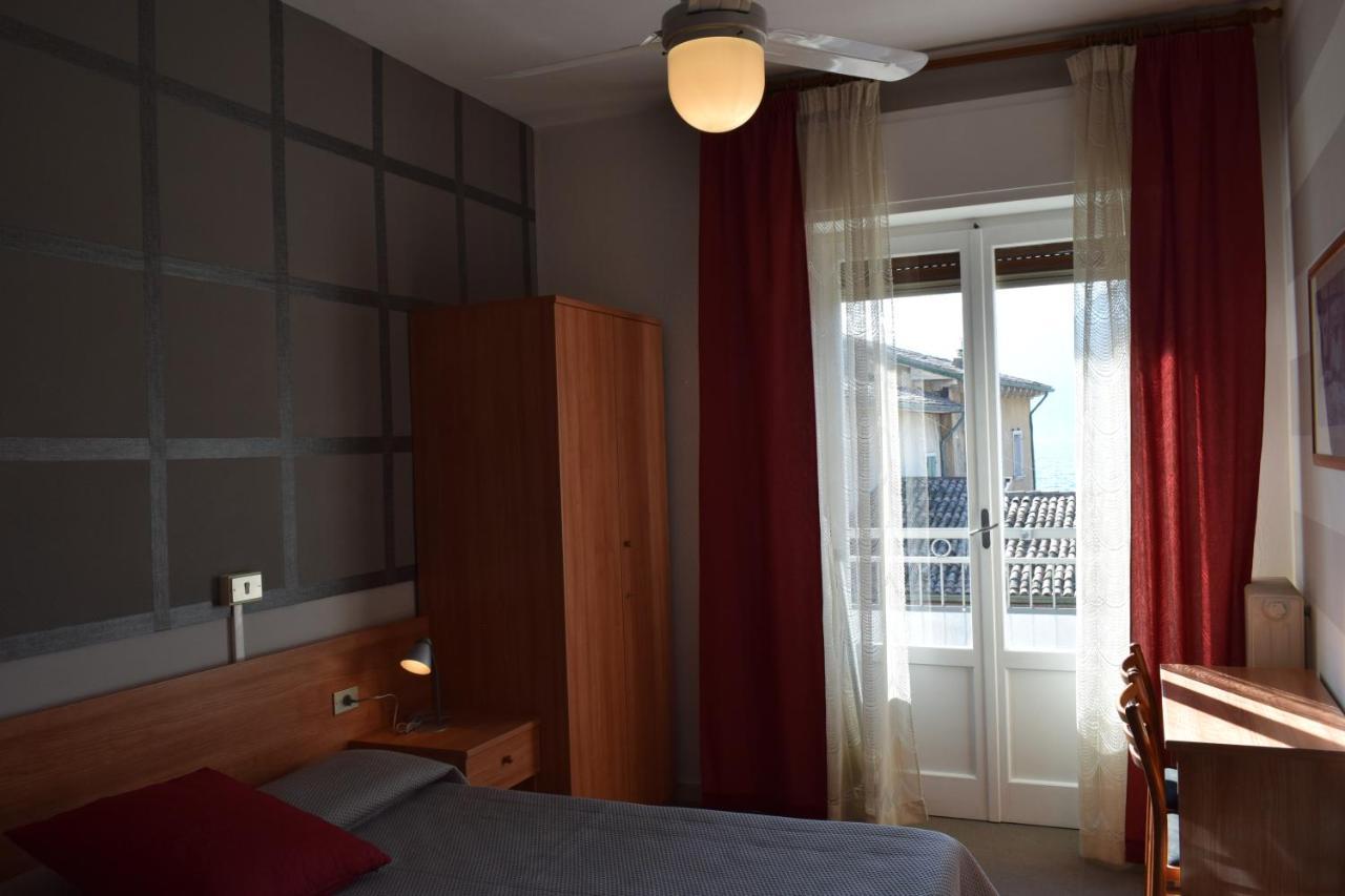 Albergo Al Pescatore Brenzone sul Garda Exteriör bild