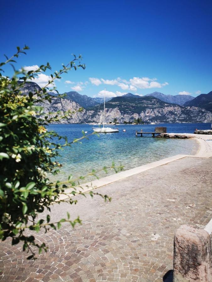 Albergo Al Pescatore Brenzone sul Garda Exteriör bild