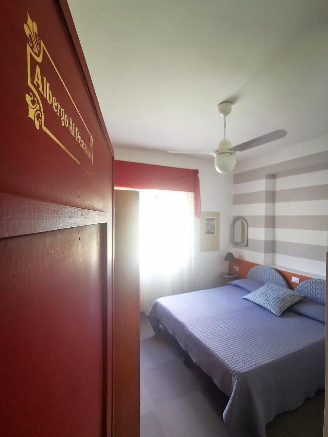 Albergo Al Pescatore Brenzone sul Garda Exteriör bild