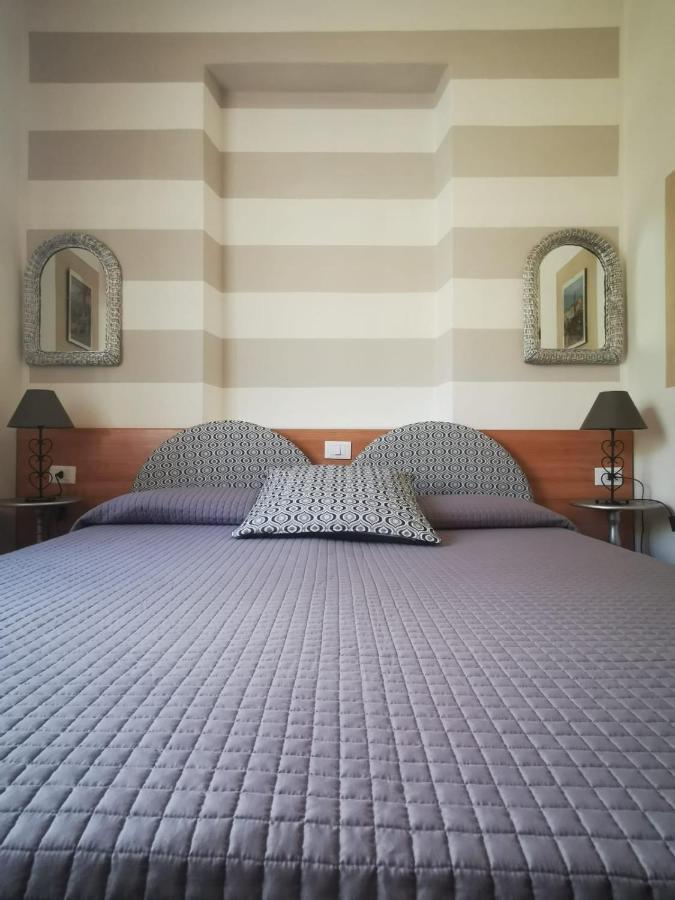 Albergo Al Pescatore Brenzone sul Garda Exteriör bild